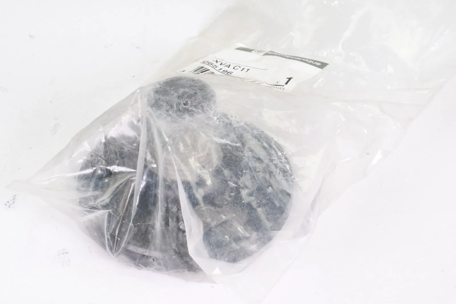 TELEMECANIQUE XVA C11, 065196, Montagesockel