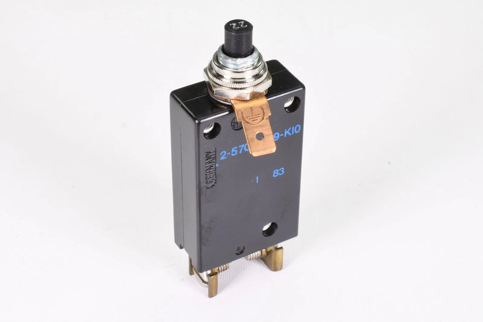 E-T-A 2-5700-IG9-K10-22A, Thermischer Schutzschalter