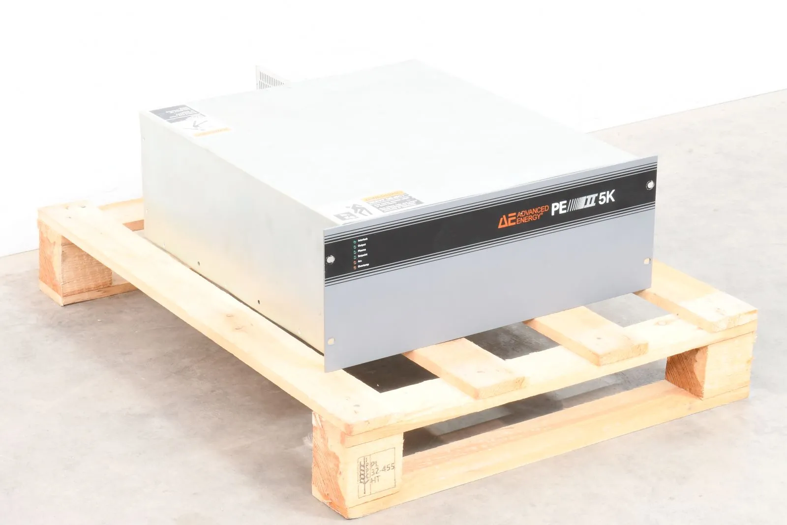 ADVANCED ENERGY 3157601-100 B, Netzteil - Defekt EIN/AUS-Hebel einseitig defekt