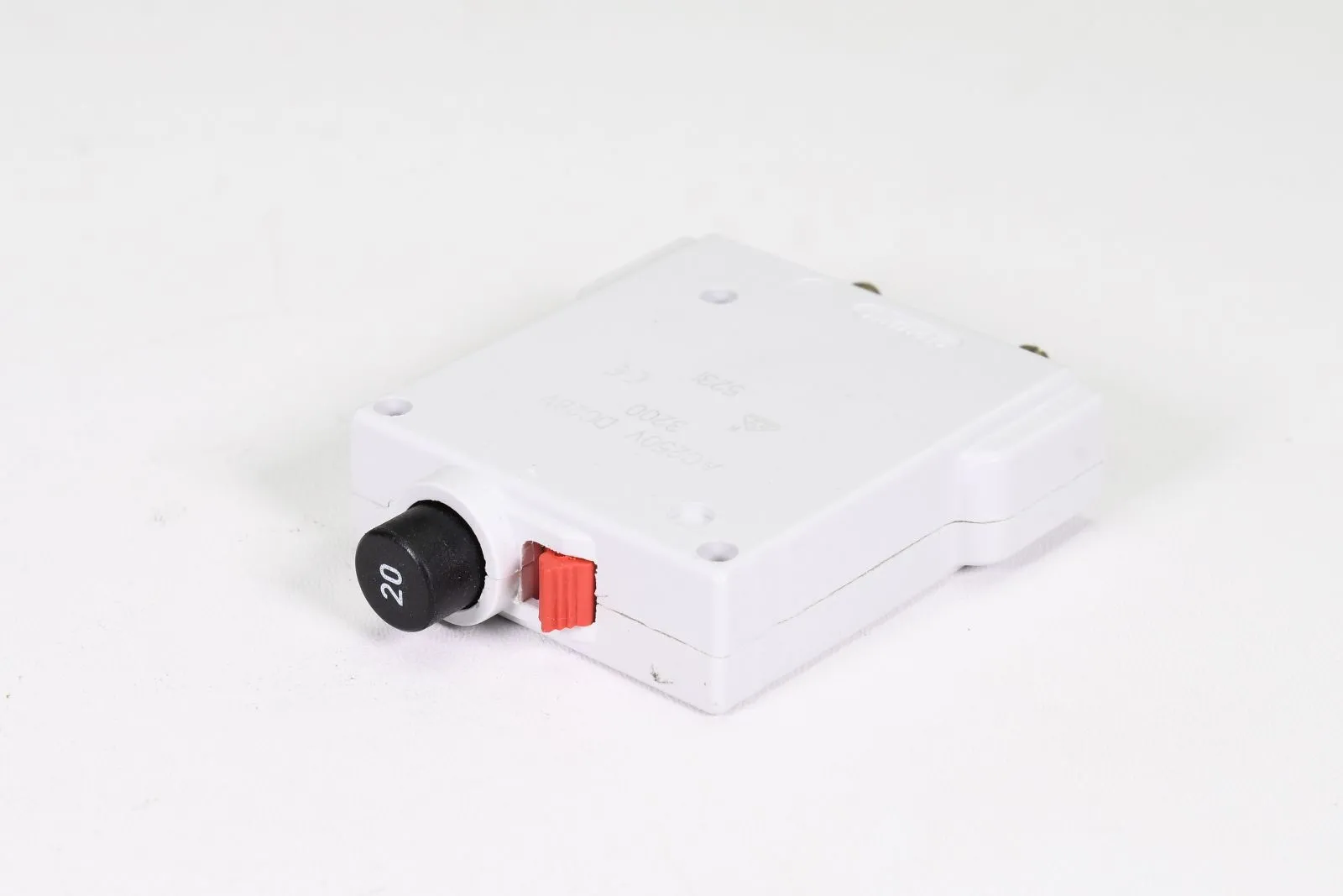 E-T-A 3200-20A, Themisch-magnetischer Schutzschalter