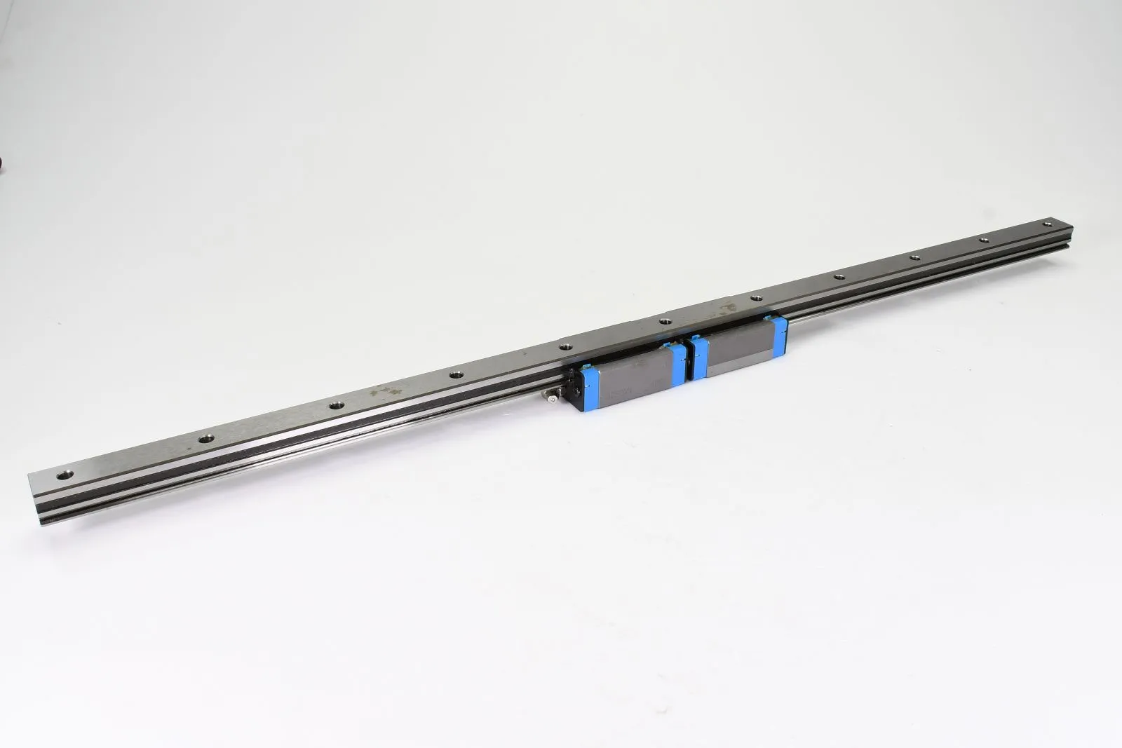 IKO MES20, Linearschiene mit 2 Führungswagen, L=629mm