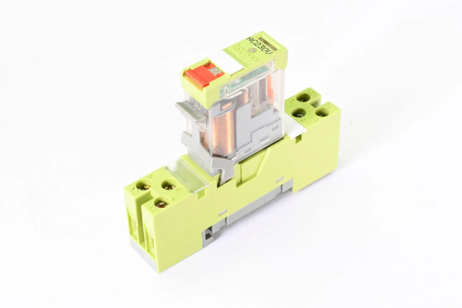 COMAT RELAIS CS-106, Relaissockel