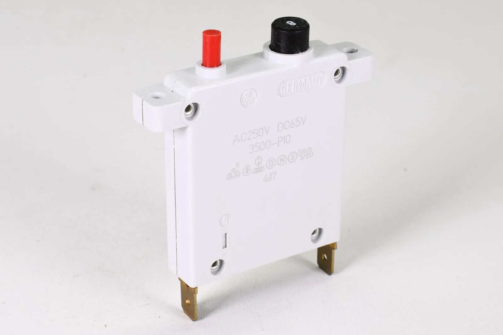 E-T-A 3500-P10-8A, Thermisch-magnetischer Schutzschalter